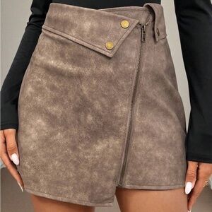 Stylish Brown Zip-Up Skirt